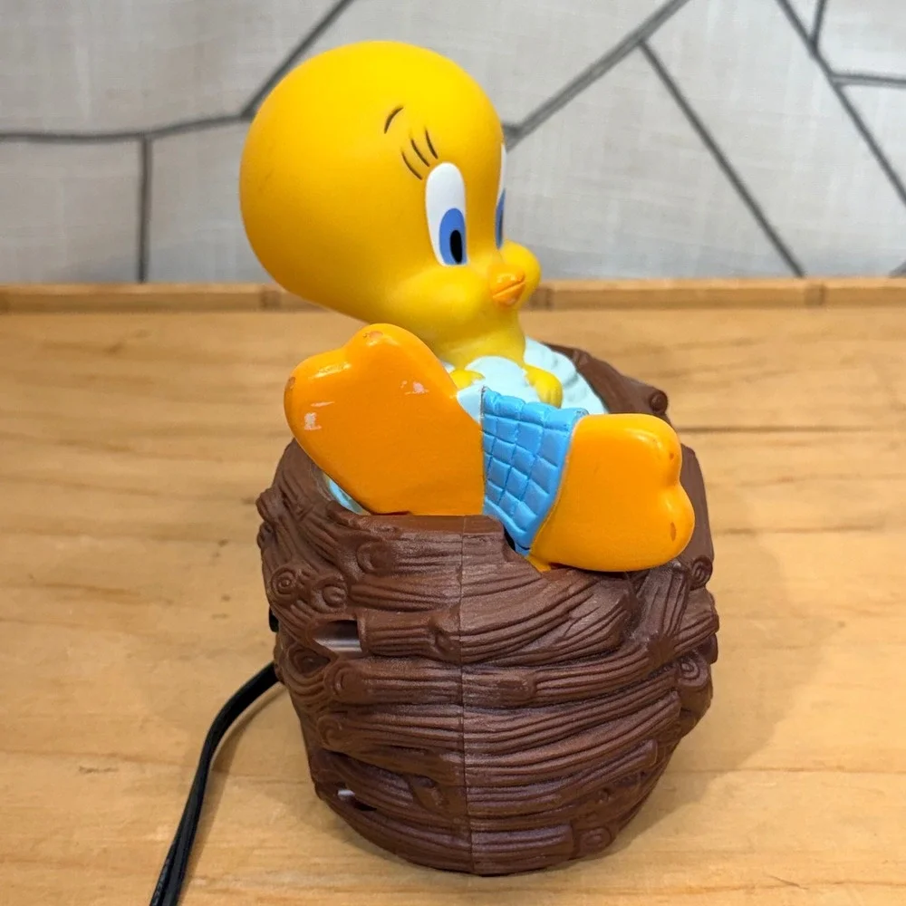 Westclox‎ Tweety Bird Alarm Clock OS Yellow Vintage Looney Tunes Nest 32402-AC